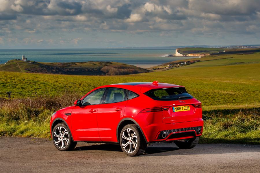  Jaguar E-Pace R-Dynamic First Edition 2017 года  (UK) (фото 14 из 19)
